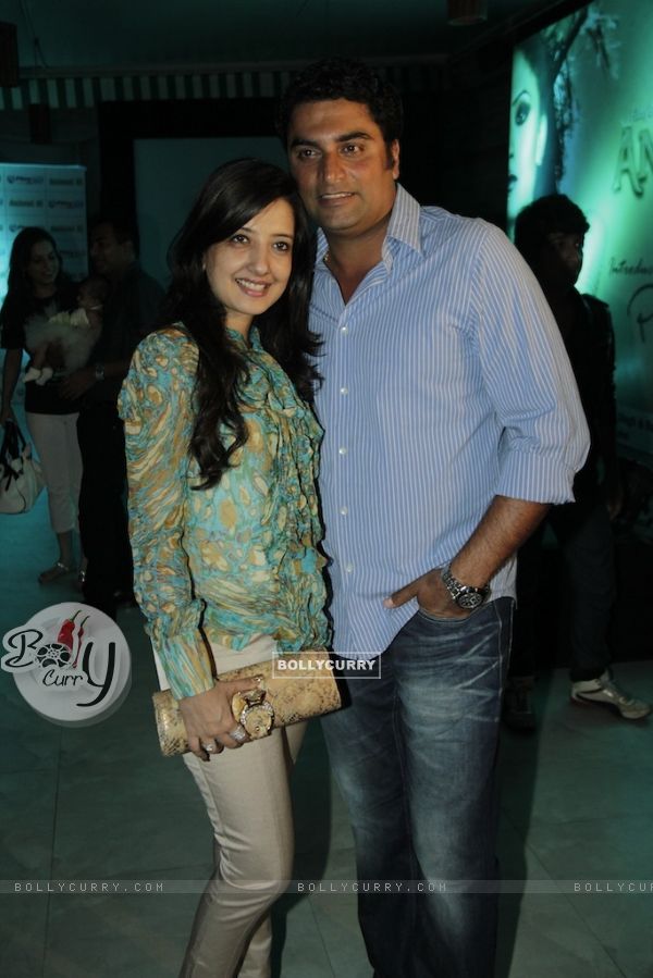 Amy Billimoria with husband Farzad Billimoria at Priya Patel's ' Anjaani Si' Music Album Launch