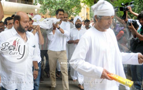 Arjun Rampal at the funeral of cinematographer and director Ashok Mehta