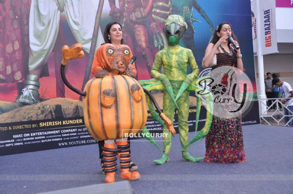 Film Director cum choreographer Farah Khan on the sets of  promote their movie Joker at Phoenix Mill Mumbai. . (220666)