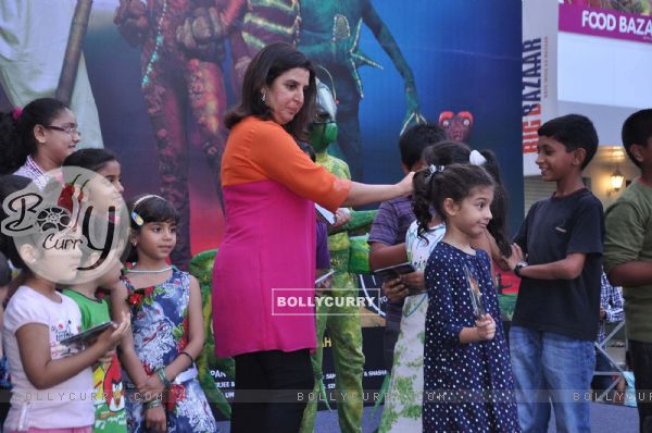 Film Director cum choreographer Farah Khan on the sets of  promote their movie Joker at Phoenix Mill Mumbai. . (220669)