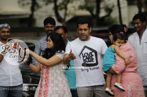 Salman Khan With Family On Eid