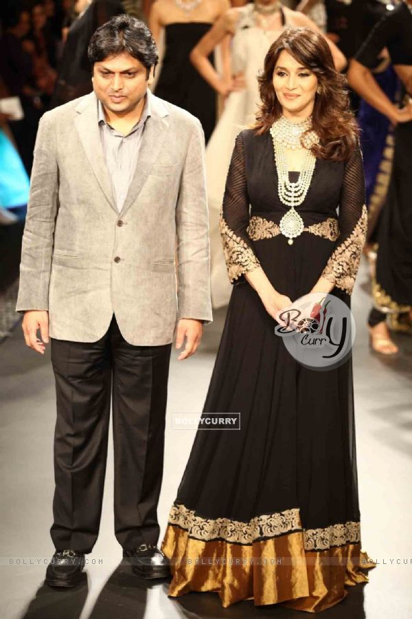 Madhuri Dixit and Mr. Balram Garg walked on the ramp for PC Jeweller at the Grand Finale of IIJW 2012