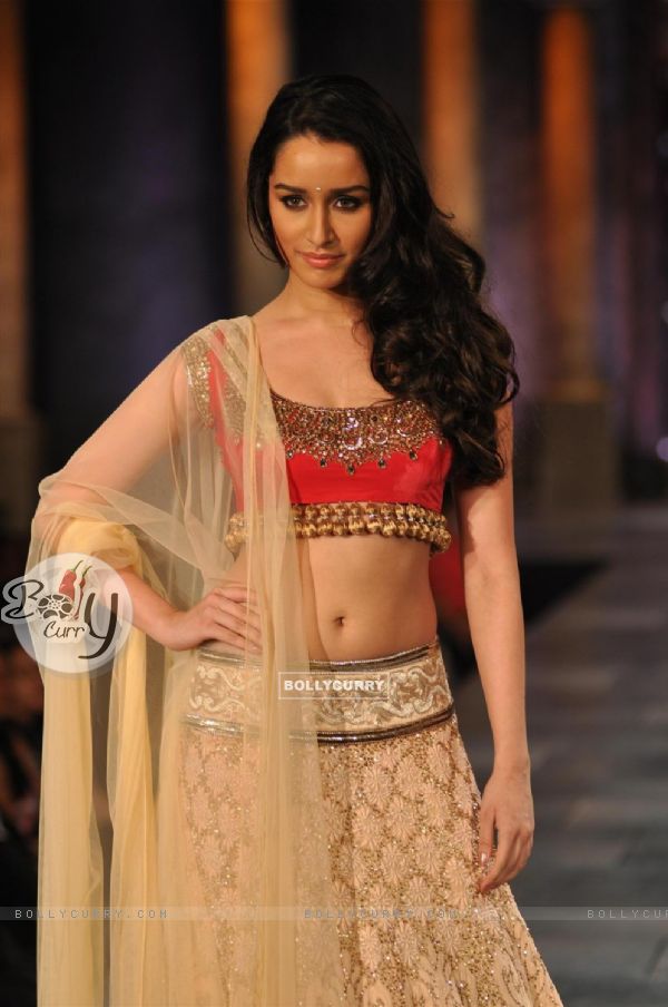 Shraddha Kapoor at Mijjwan Sonnets in Fabric Fashion Show