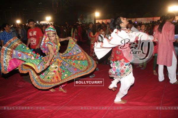 Juhi Chawla & Paresh promote film Main Krishna Hun at Falguni Pathak Dandiya