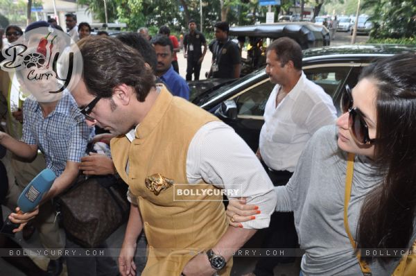 Bollywood actors Saif Ali with wife Kareena Kapoor leave for delhi