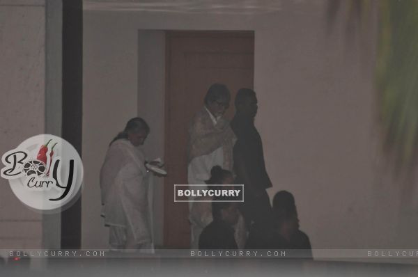 Amitabh Bachchan and Jaya Bachchan arrives at the Chautha Ceremony for filmmaker Yash Chopra