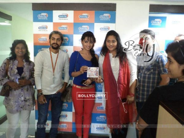 Parul promoting her movie with MYOHO team