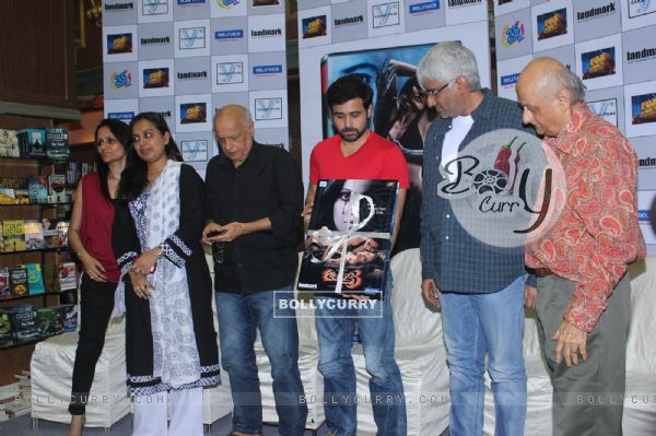 Mahesh Bhatt, Emraan Hashmi, Vikram Bhatt and Mukesh Bhatt at Film Raaz 3 DVD Launch (237840)