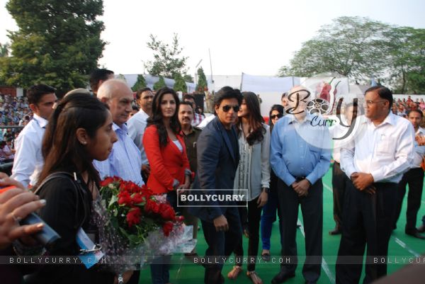 Shahrukh, Katrina & Anushka visit Yash Chopra's hometown, to promote their film Jab Tak Hai Jaan (238200)