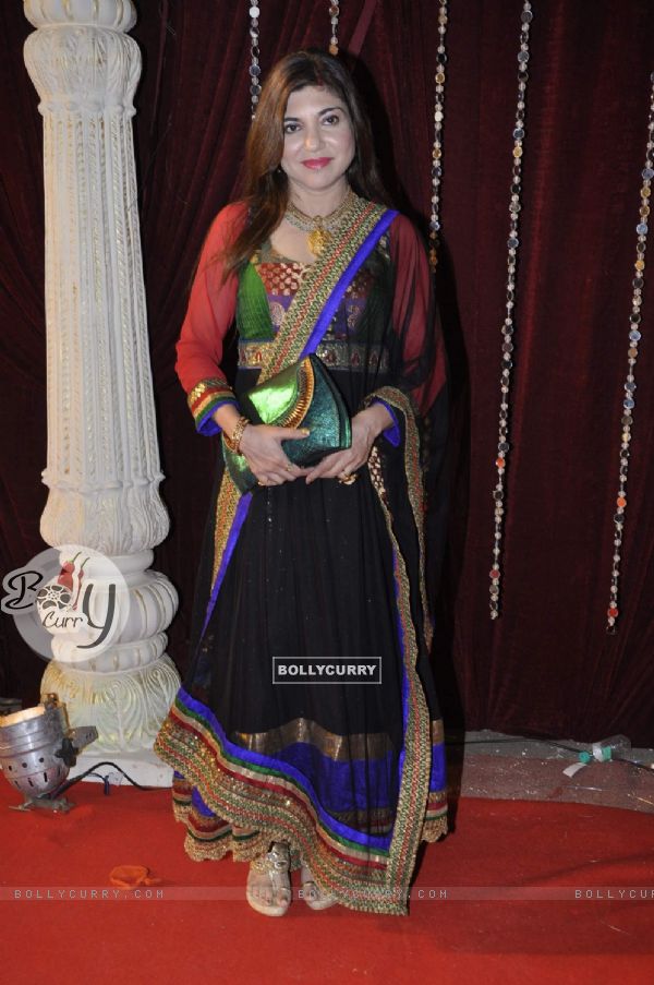 Alka Yagnik at Zee Rishtey Awards at Andheri Sports Complex in Mumbai