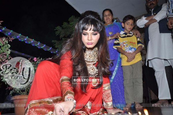 Rakhi Sawant celeberates Diwali with family in Andheri