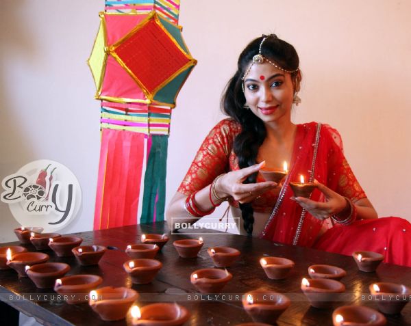 Anangsha Biswas special photo shoot of Diwali celebrations with fire crackers in Mumbai