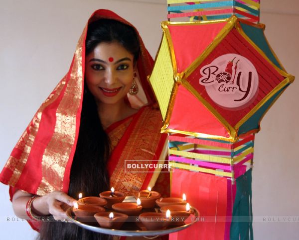 Anangsha Biswas special photo shoot of Diwali celebrations with fire crackers in Mumbai