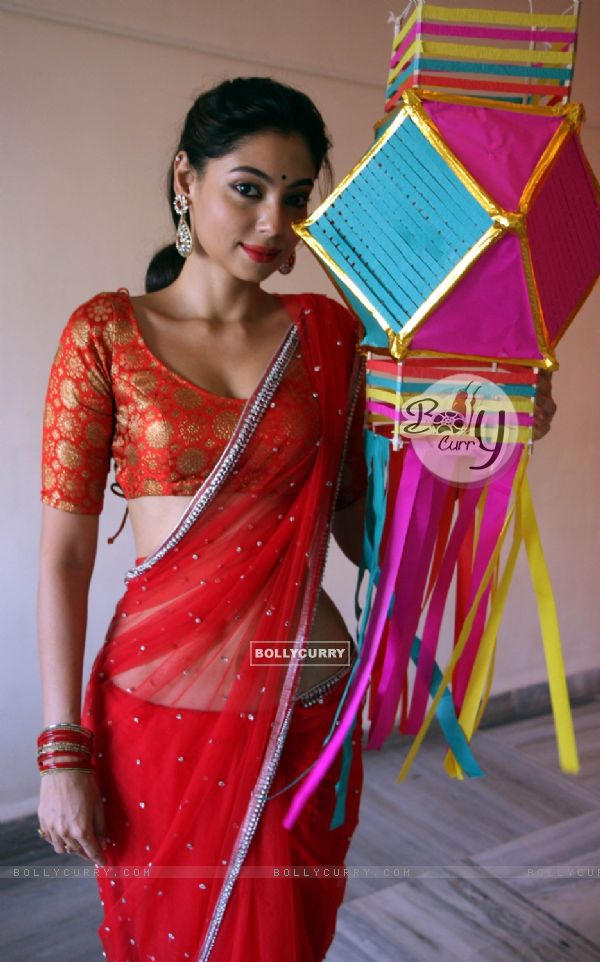 Anangsha Biswas special photo shoot of Diwali celebrations with fire crackers in Mumbai
