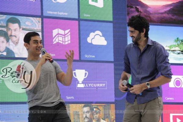 Aamir Khan and Gaurav Kapoor promotes film Talaash with Microsoft Windows 8