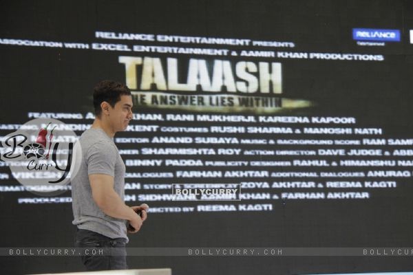 Aamir Khan promotes film Talaash with Microsoft Windows 8 (239093)