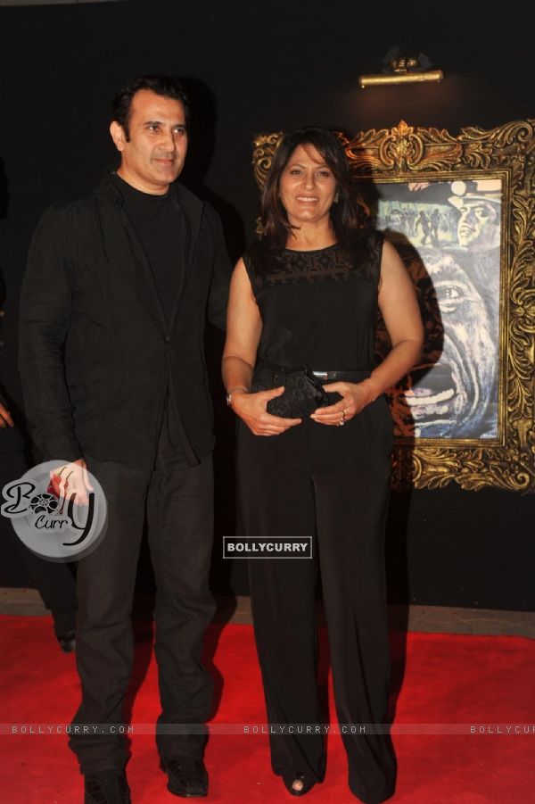 Parmeet Sethi with wife Archana Puran Singh at Red Carpet for premier of film Jab Tak Hai Jaan (239702)