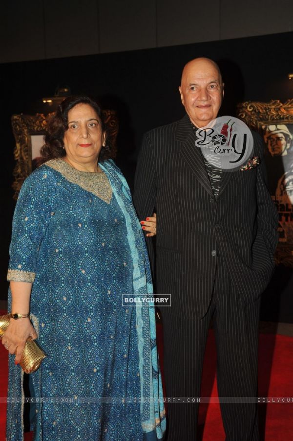 Prem Chopra with wife Uma Chopra at Red Carpet for premier of film Jab Tak Hai Jaan (239703)