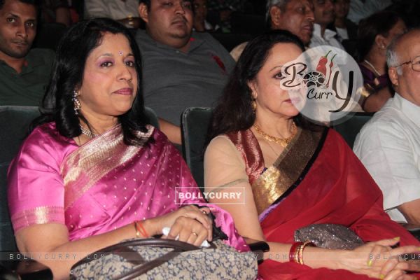 Hema Malini, Kavita Krishnamurthy at Ravindra Jain Sangeet Samman Award