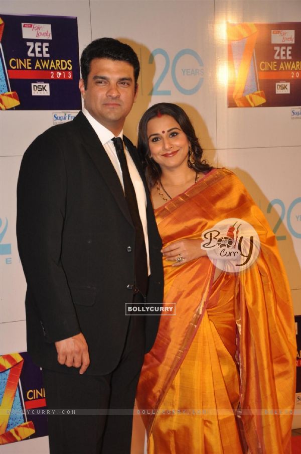 Vidya Balan with husband Siddharth Roy Kapur at Zee Cine Awards 2013