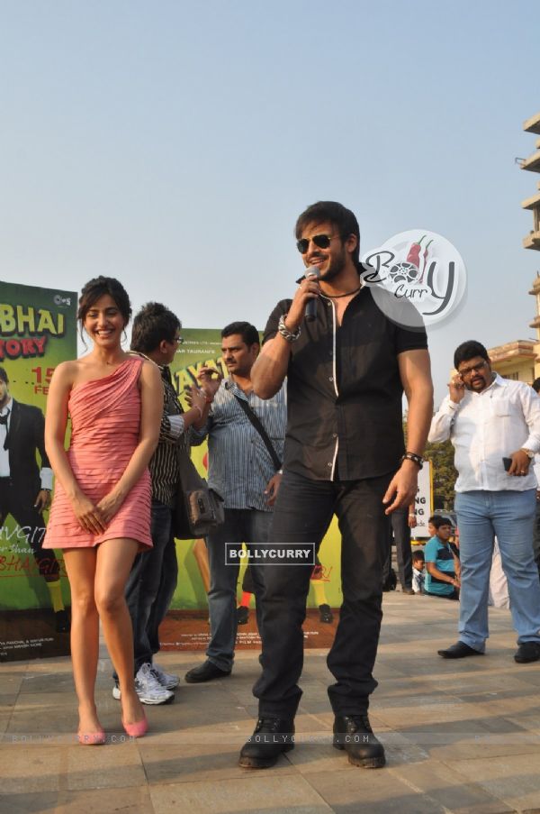 Vivek Oberoi and Neha Sharma promotes Jayantabhai Ki Luv Story on Valentine day