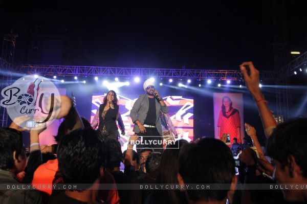 Ramji Gulati and Yo Yo Honey Singh Mashup Performance sets the Stage on Fire