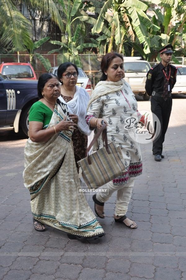 Sonu Nigam's mother's prayer meet