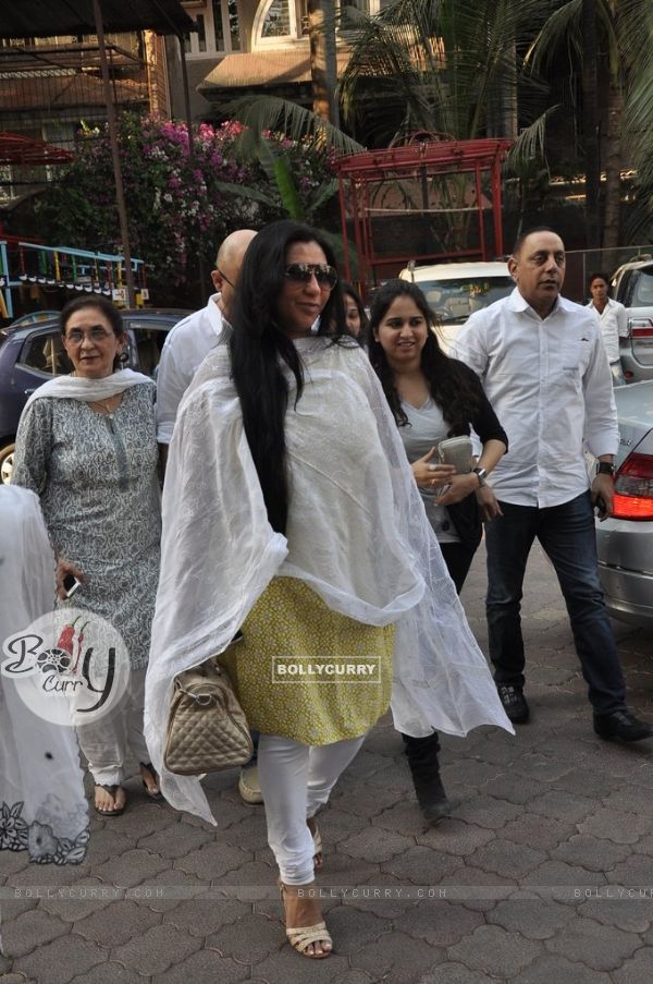 Sonu Nigam's mother's prayer meet