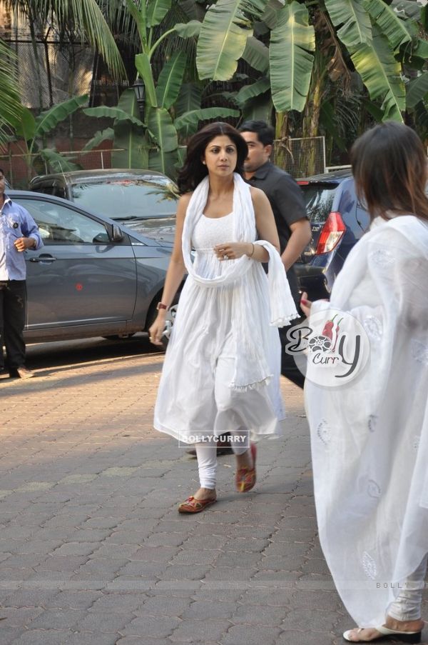 Sonu Nigam's mother's prayer meet