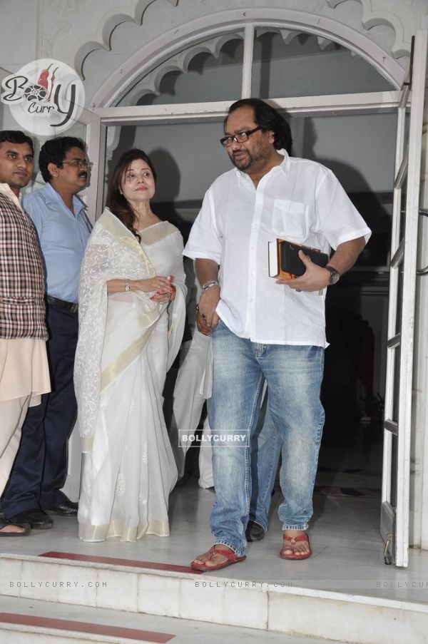 Sonu Nigam's mother's prayer meet