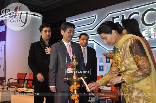 Kareena at the inauguration of FICCI Frames 2013