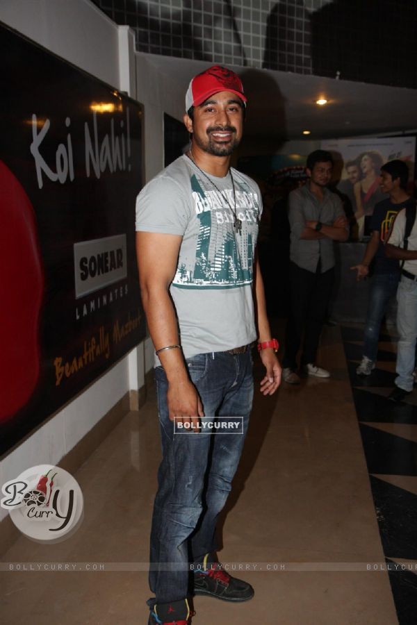 Rannvijay Singh at Film Chashme Buddoor premiere