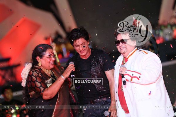 Usha Uthup, Shahrukh Khan and Bappi Lahri performed at IPL 6 opening ceremony in Kolkata