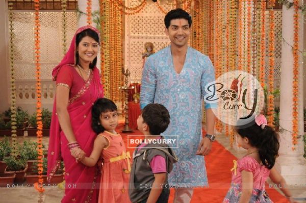Aarti, Yash and their kids