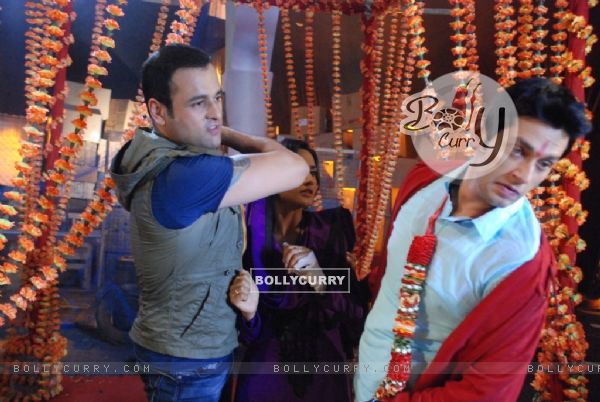 A still of Rohit Roy and Sumit Vats from Hitler Didi