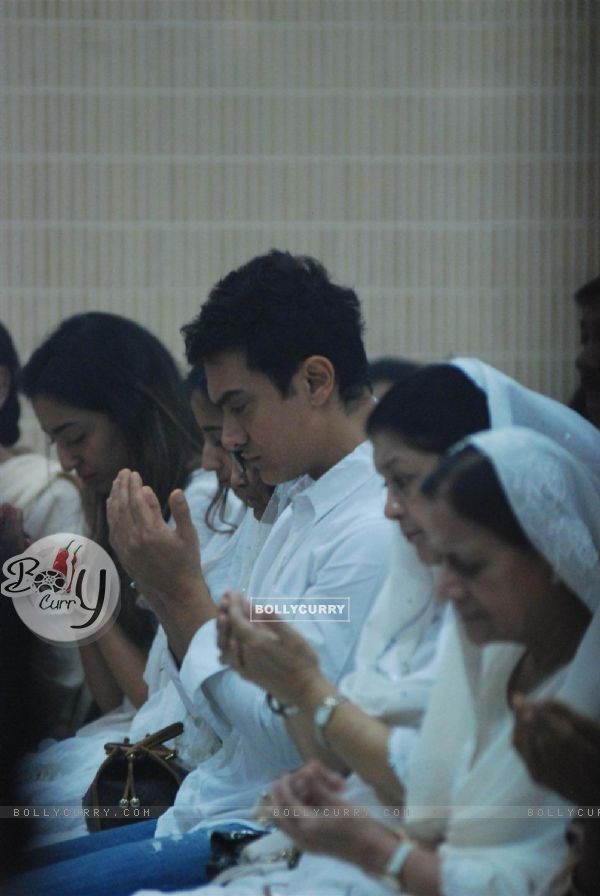 Aamir Khan attend actress Jiah Khan condolence meet in Mumbai