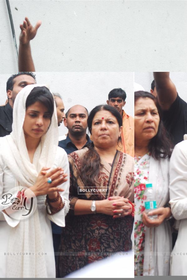 Bollywood Celebrities attend Priyanka Chopra's father's funeral