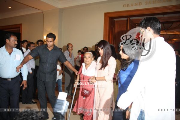Priyanka Chopra with grandmother at condolence meet of her father Ashok Chopra