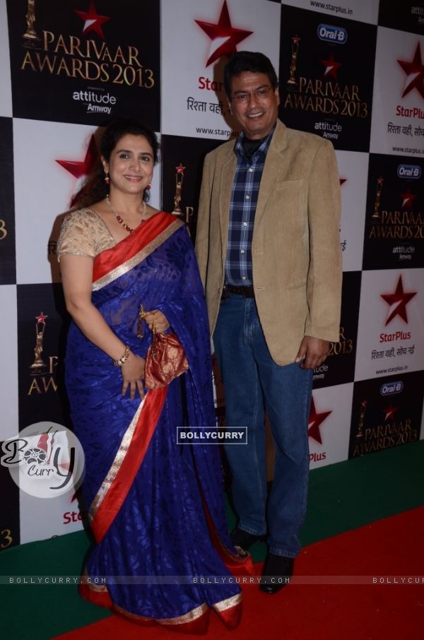 Supriya Pilgaonkar and Kanwaljit Singh at Star Parivaar Awards 2013