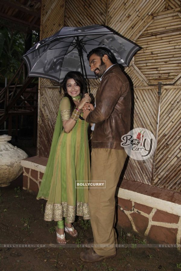Ranveer Singh and Tina Dutta On the sets of Uttaran to promote the film Lootera