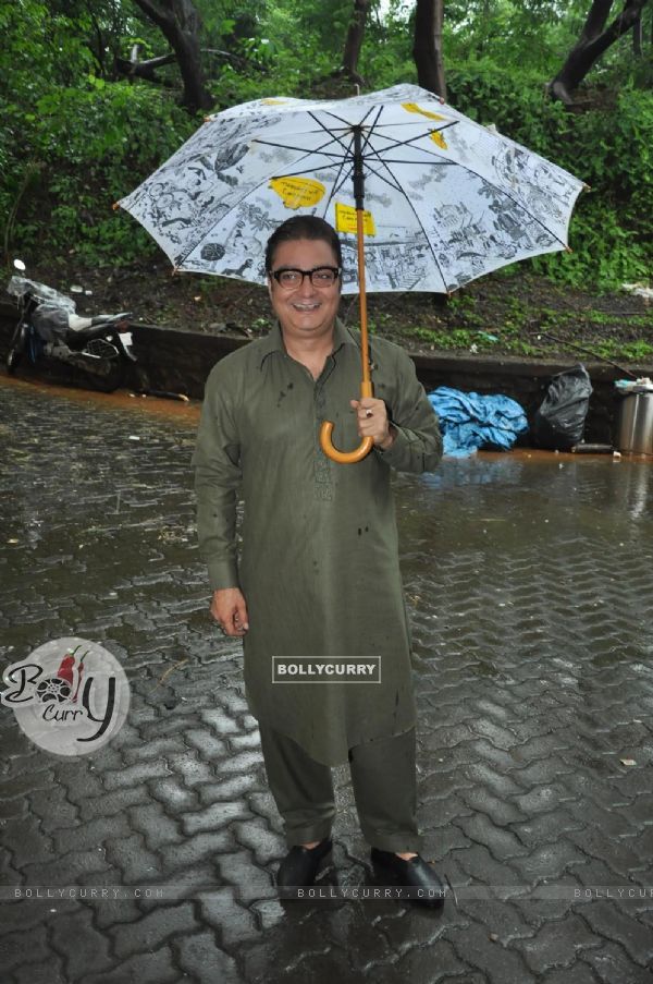 Vinay Pathak at Film Bajaate Rahoo Promotion on the set of CID