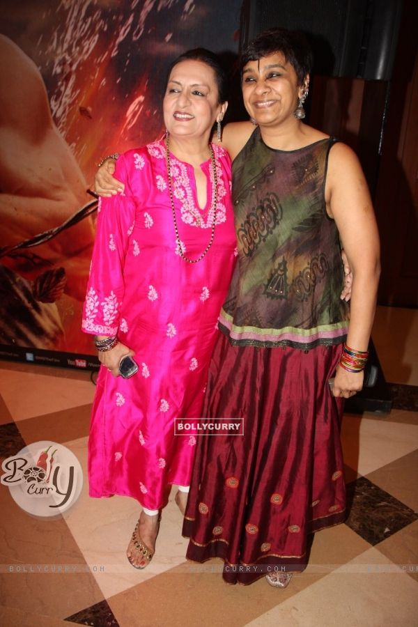 Dolly Ahluwalia posed for  media at the success party of Film Bhaag Milkha Bhaag (287499)