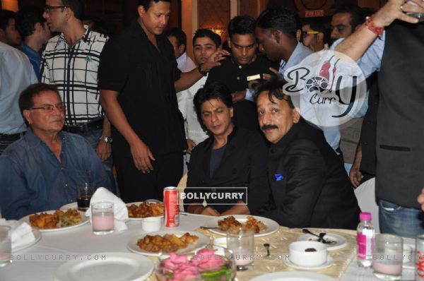 Salman Khan, Shahrukh Khan at Minister Mr.Baba Siddique's Iftar Party