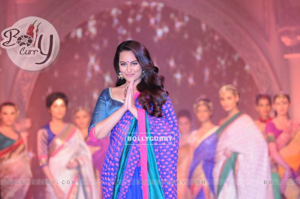 Sonakshi Sinha walked the ramp for Rajguru Fashion Parade