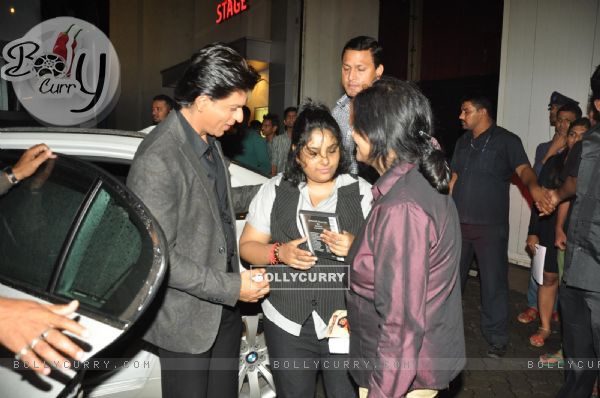 Shah Rukh Khan at Film Chennai Express Promotion at Indian Idol Junior Set (288592)