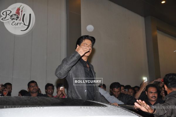 Shah Rukh Khan at Film Chennai Express Promotion at Indian Idol Junior Set (288593)