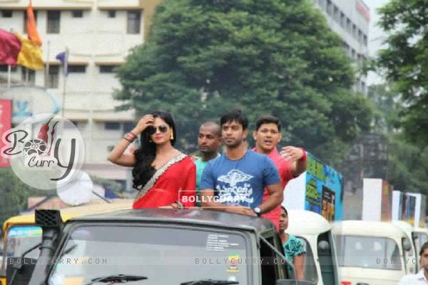 Veena Malik Silk Sakkath running housefull