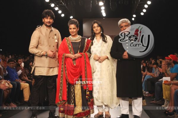 Javed Akhtar & Shabana Azmi showstopper at IIJW 2013