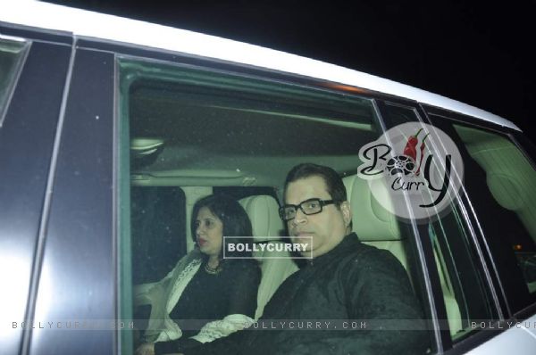 Ramesh Taurani arrives at Shahrukh Khan's Grand Eid Party