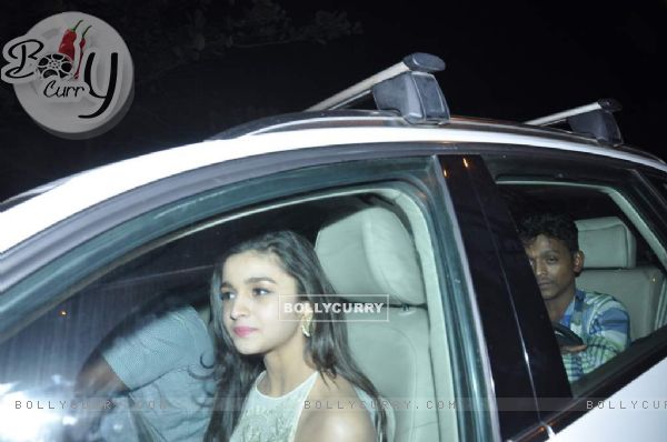 Alia Bhatt arrives at Shahrukh Khan's Grand Eid Party at actors residence Mannat